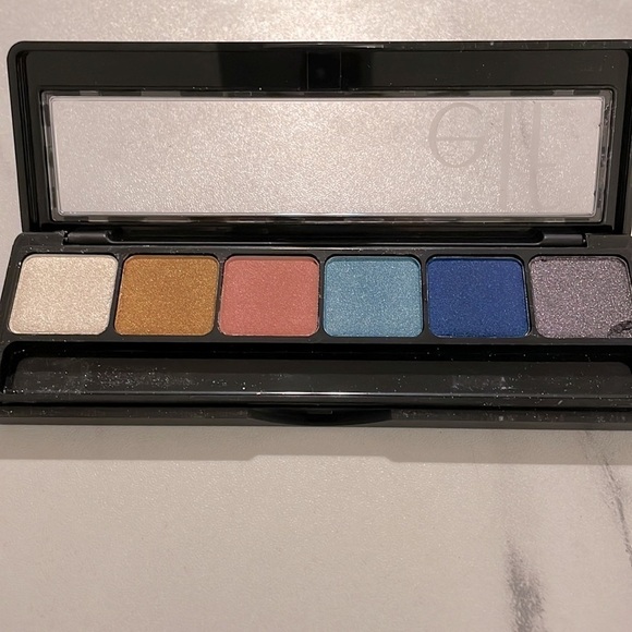 ELF 80’s Vibes Eyeshadow Palette - Picture 1 of 3